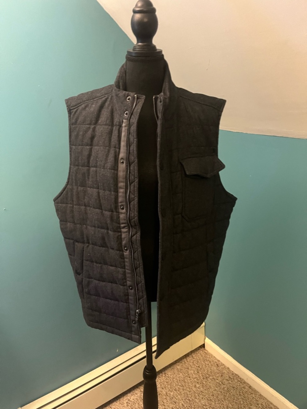 Faherty Teton Valley Dark Gray Men’s Quilted Vest Size Large View 3